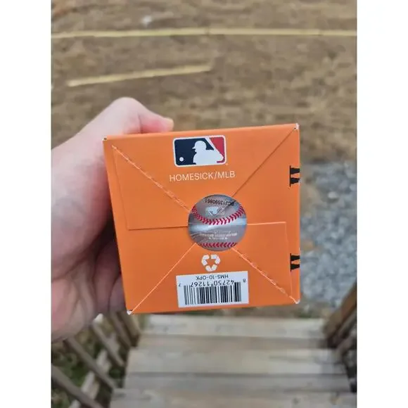 NEW IN BOX HOMESICK CANDLE 13.75oz, GIANTS ORACLE PARK MLB Collectible - Picture 4 of 6